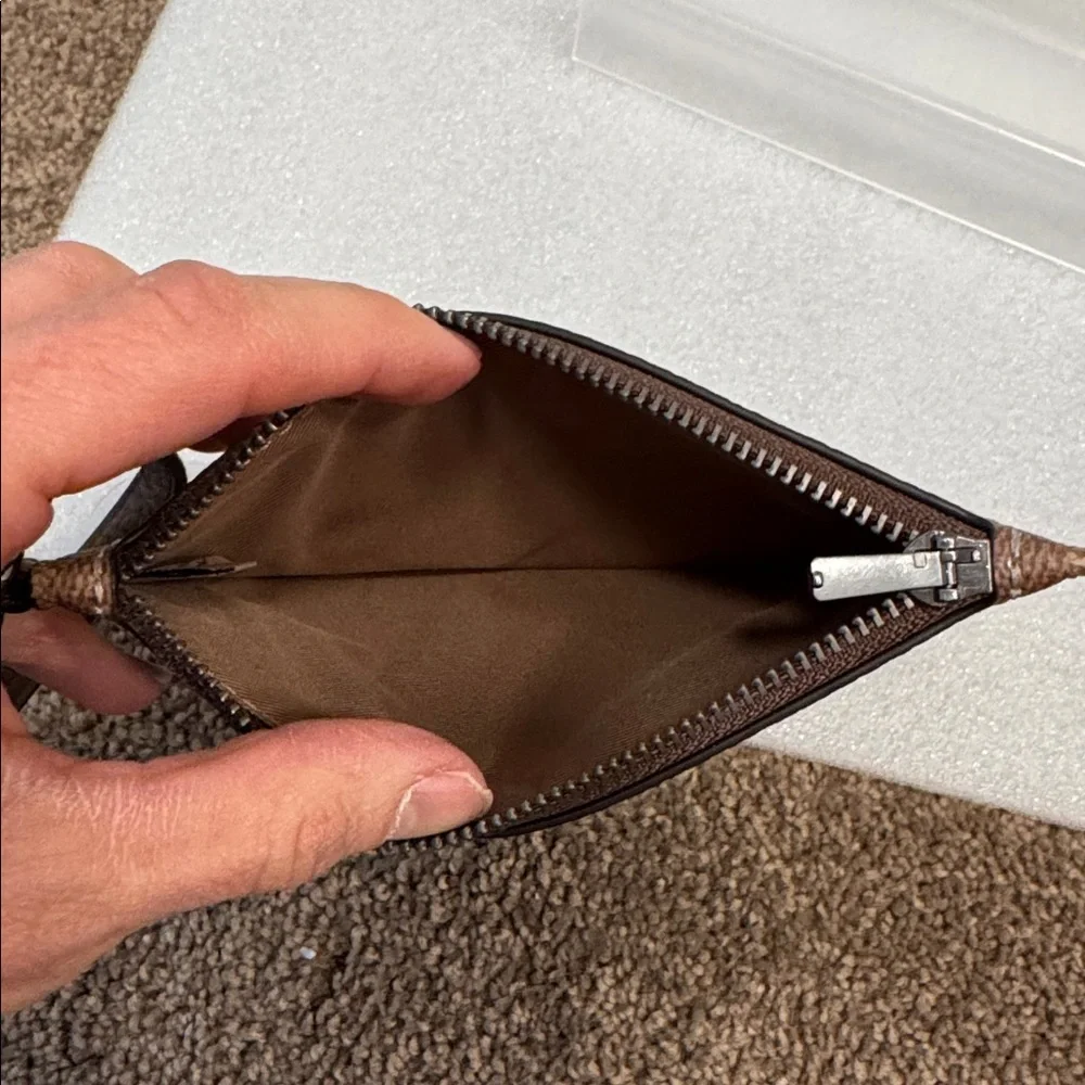 Coach signature logo wristlet wallet - Picture 5 of 5